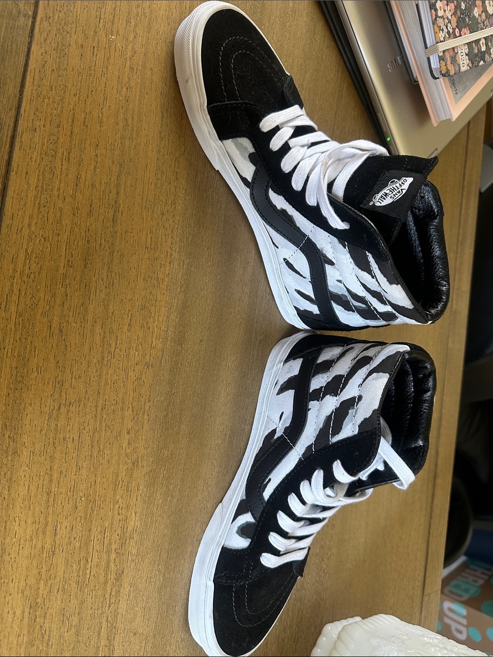 Vans Black & White Zebra High-Top Sneakers white tiger embroidered on back. - Picture 5 of 6